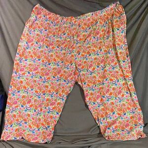 Essentials Vibrant Paisley Capris With Pockets